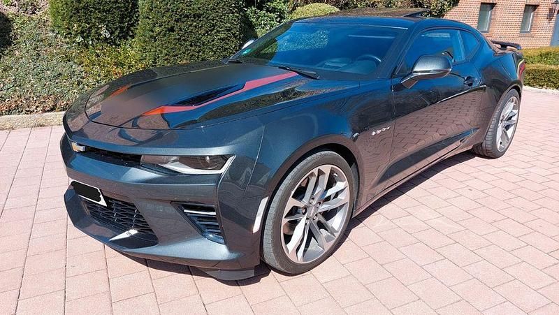 Grau Gebraucht 2017 Chevrolet Camaro Coupé | 41.900 € (Fairer Preis) - Bild 1/4