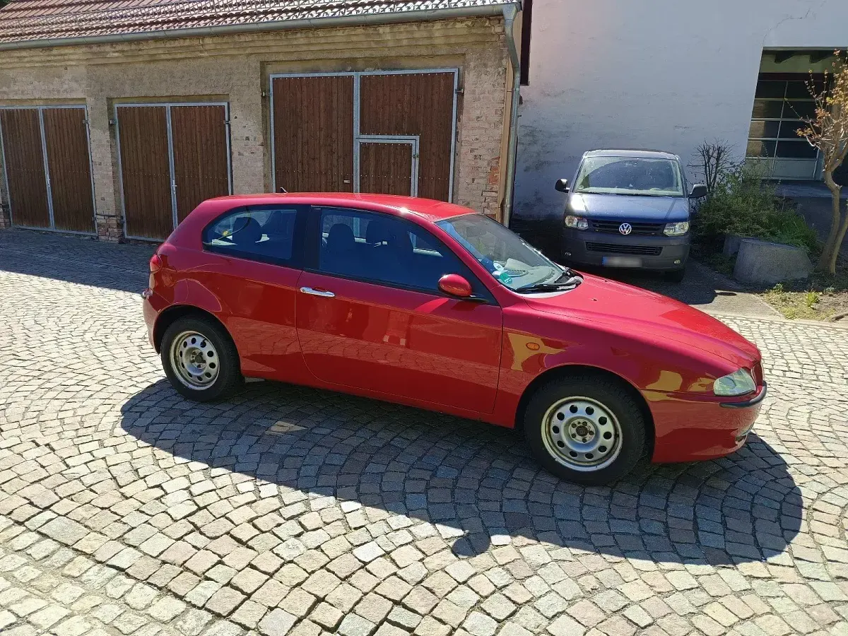 Gebraucht Alfa Romeo 147 105 PS (77 kW) 2001 Rot Kleinwagen