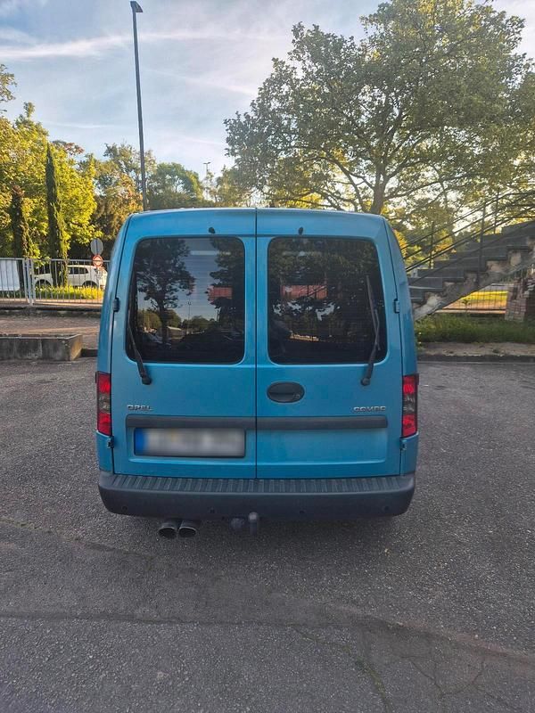 Second-hand Opel Combo 94 CP (69 kW) 2002 Albastru Monovolum