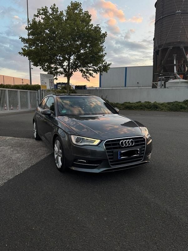 Gebraucht Audi A3 S-Line 180 PS (132 kW) 2013 Grau Kleinwagen