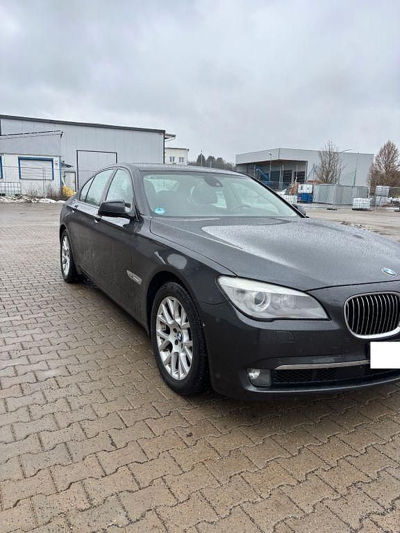Gebraucht BMW 740 Performance 306 PS (225 kW) 2011 Silber Limousine