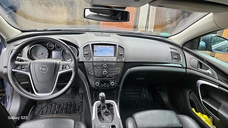 Gebraucht Opel Insignia 220 PS (161 kW) 2010 Blau Kombi