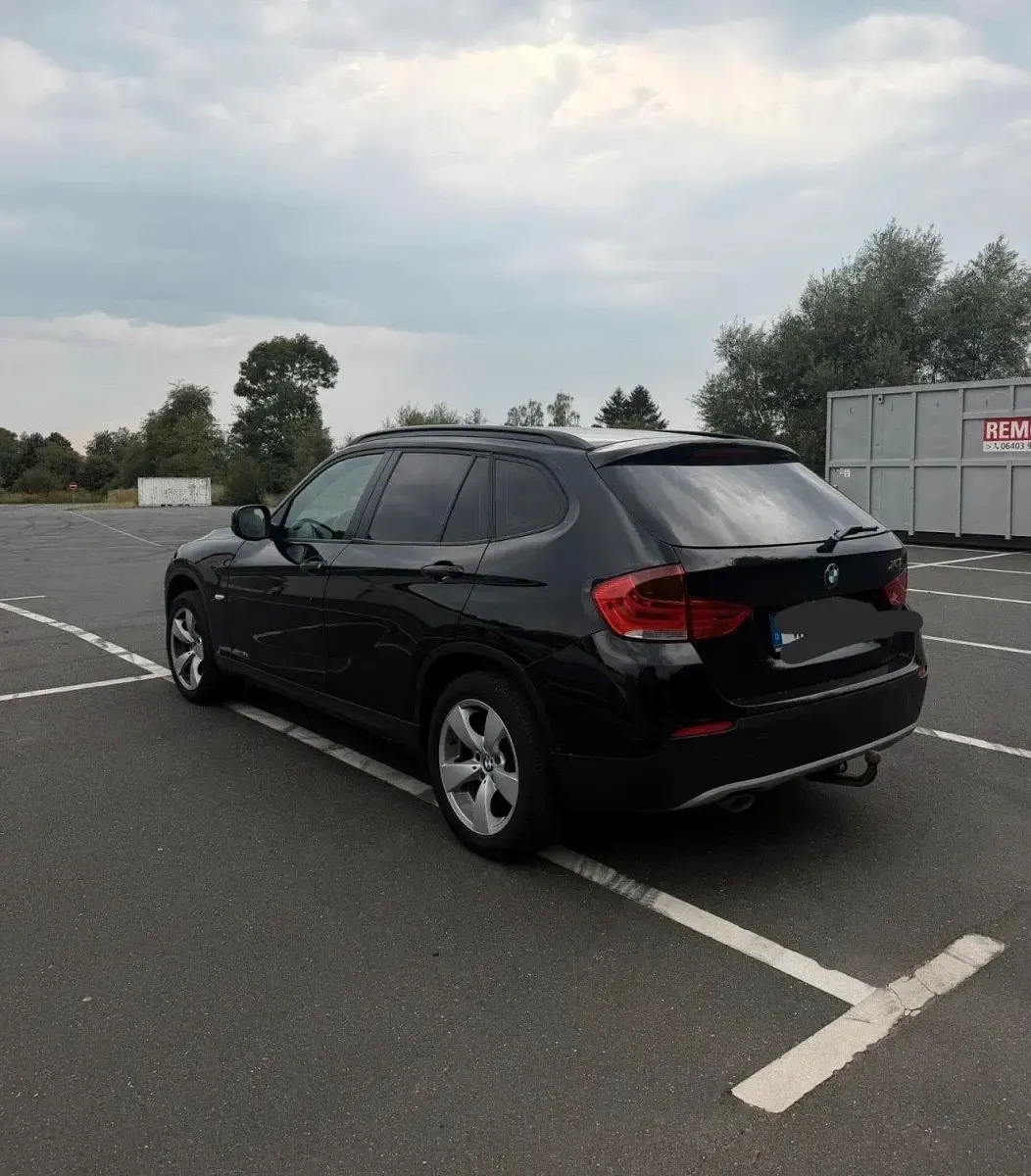 Gebraucht BMW X1 140 PS (102 kW) 2011 Schwarz SUV