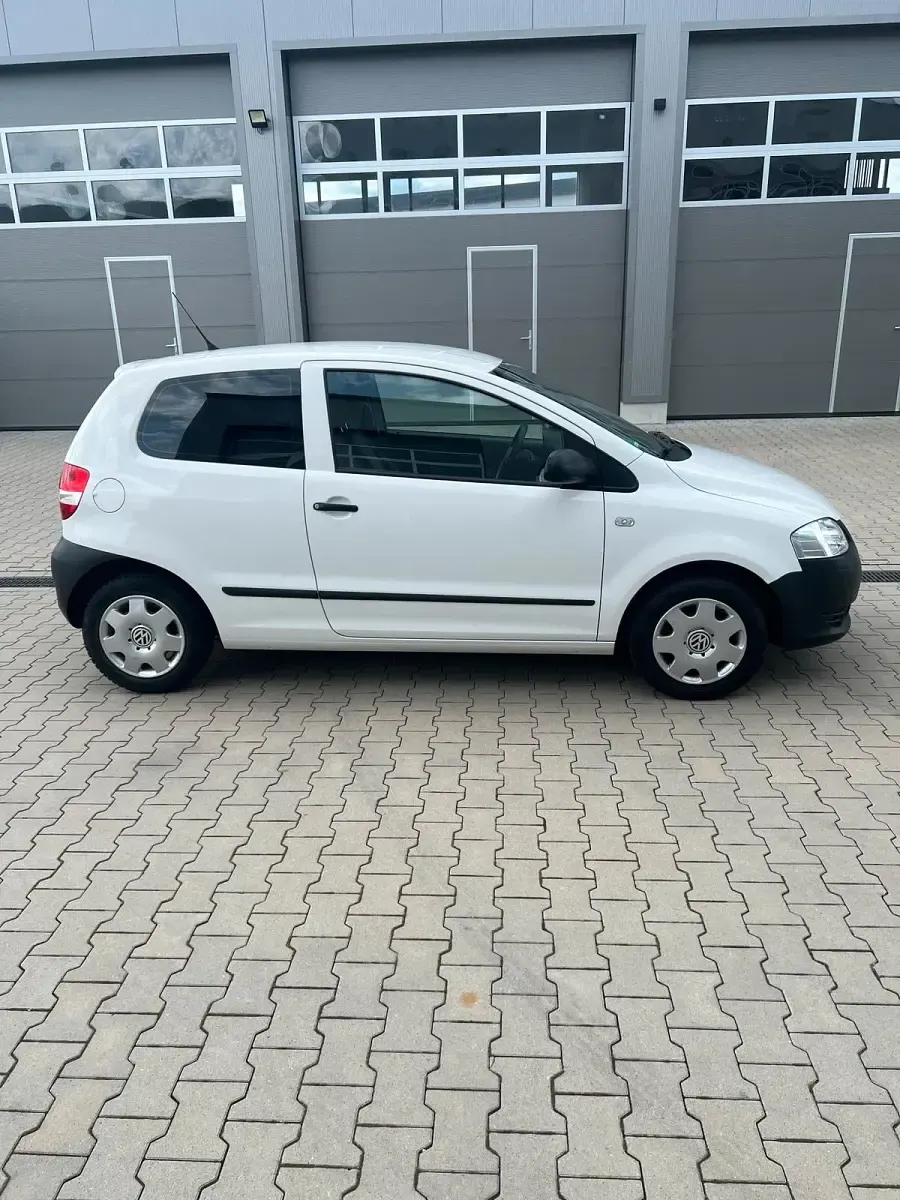 Gebraucht VW Fox 60 PS (44 kW) 2011 Weiß Kleinwagen