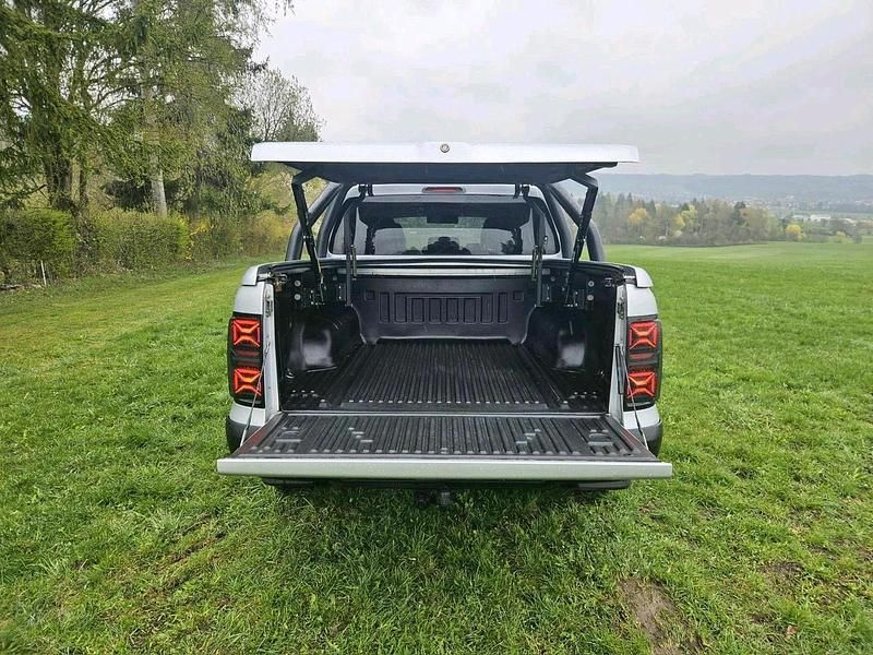 Używany VW Amarok 163 KM (119 kW) 2010 Srebrny Pickup
