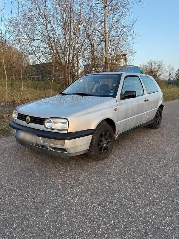 Gebraucht VW Golf 90 PS (66 kW) 1996 Silber Coupé