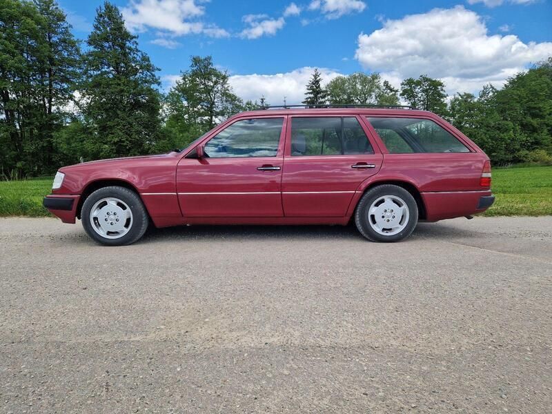 Rot Gebraucht 1992 Mercedes 250 Kombi | 6.800 € - Bild 1/4
