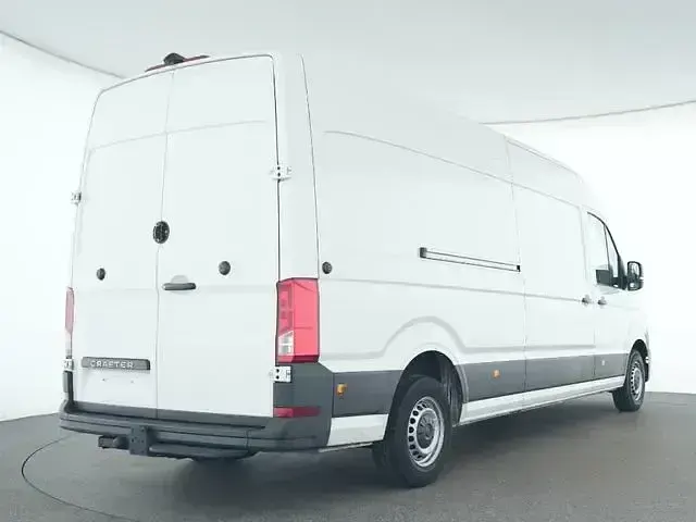 Gebraucht VW Crafter 140 PS (102 kW) 2025 Candyweiß Van