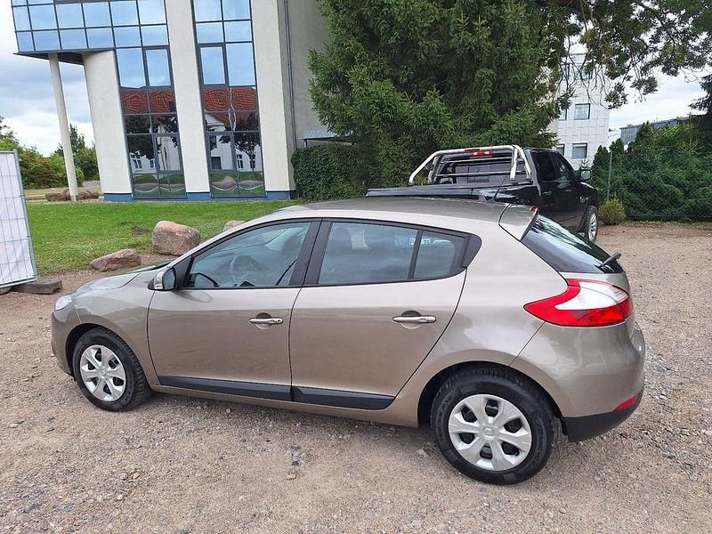 Gebraucht Renault Mégane III 101 PS (74 kW) 2011 Grau Limousine