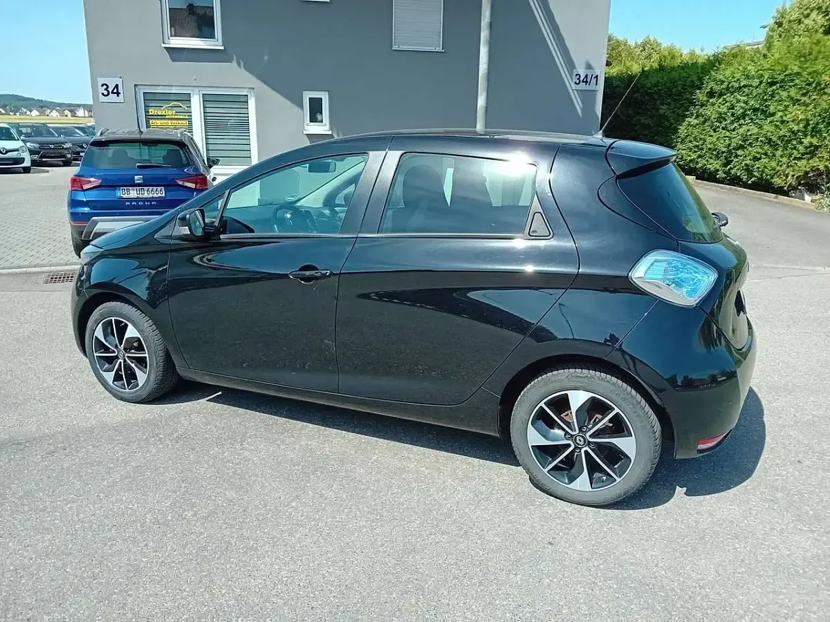 Gebraucht Renault Zoe Intens 42 kW (58 PS) 2017 Sternenschwarz Kleinwagen