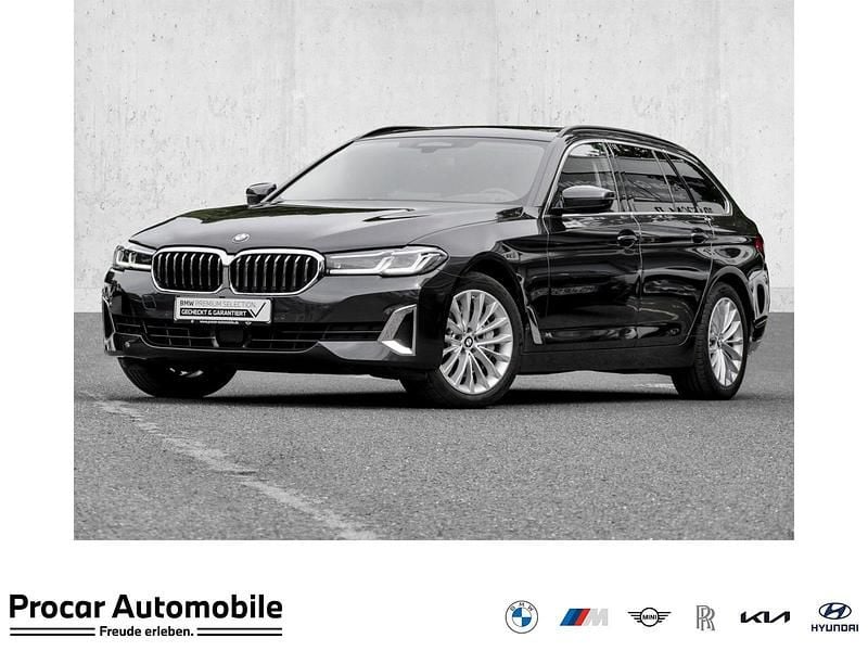 Grau Gebraucht 2022 BMW 540 Luxury Line Kombi | 42.999 € (Guter Preis) - Bild 1/4