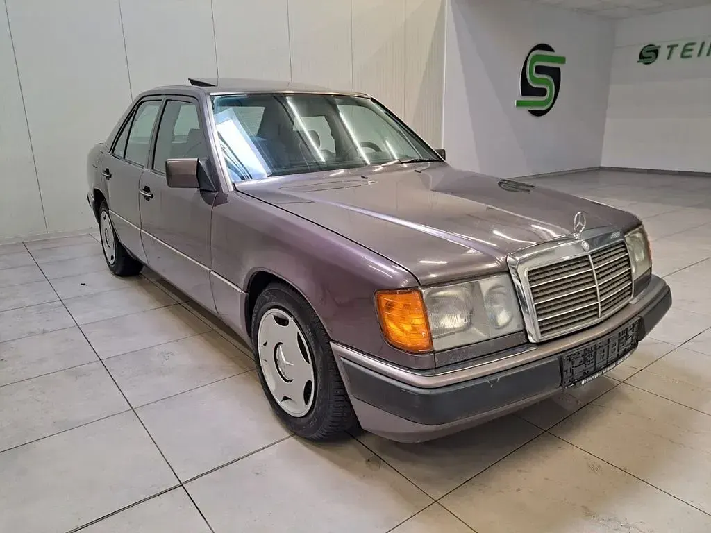 Brugt Mercedes E250 94 HK (69 kW) 1993 Brun Sedan