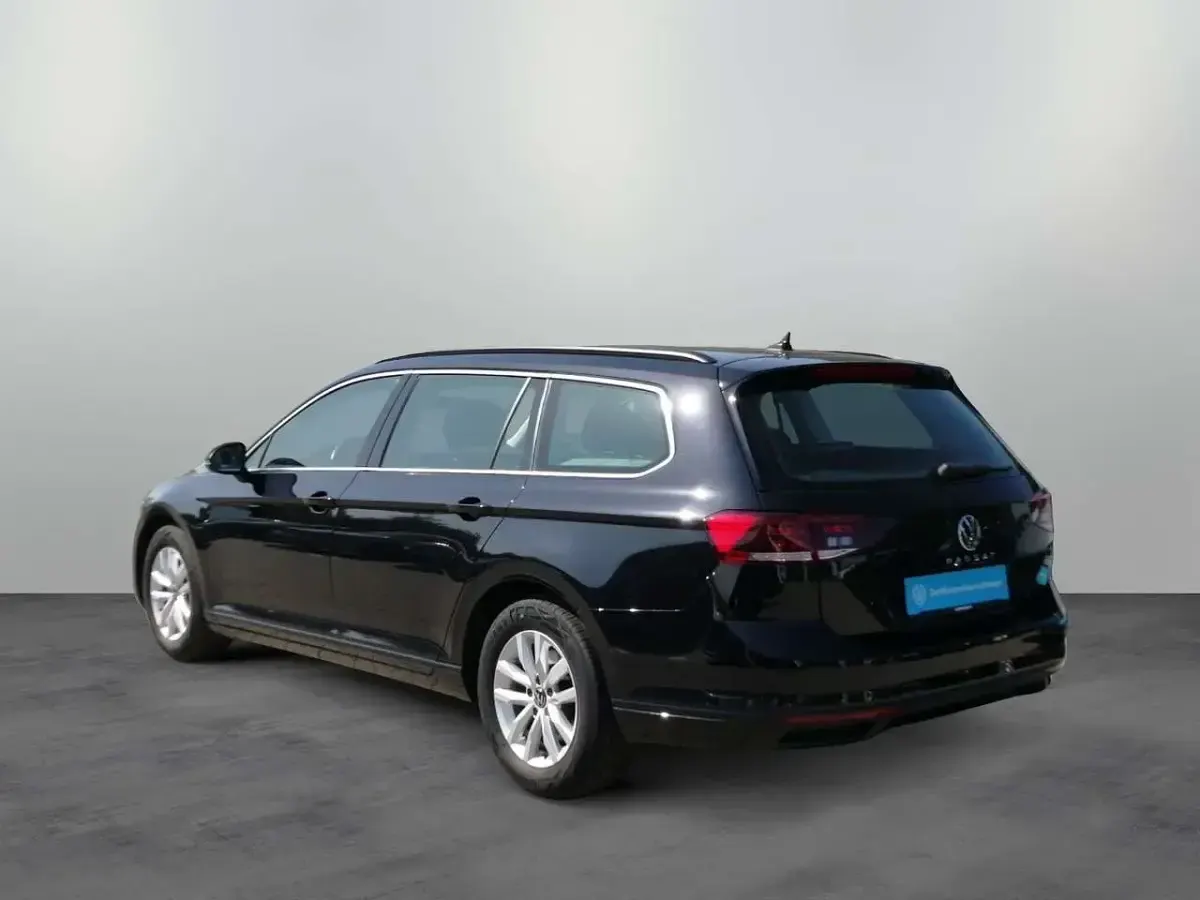 Gebraucht VW Passat Business 150 PS (110 kW) 2023 Deep black perleffekt Kombi