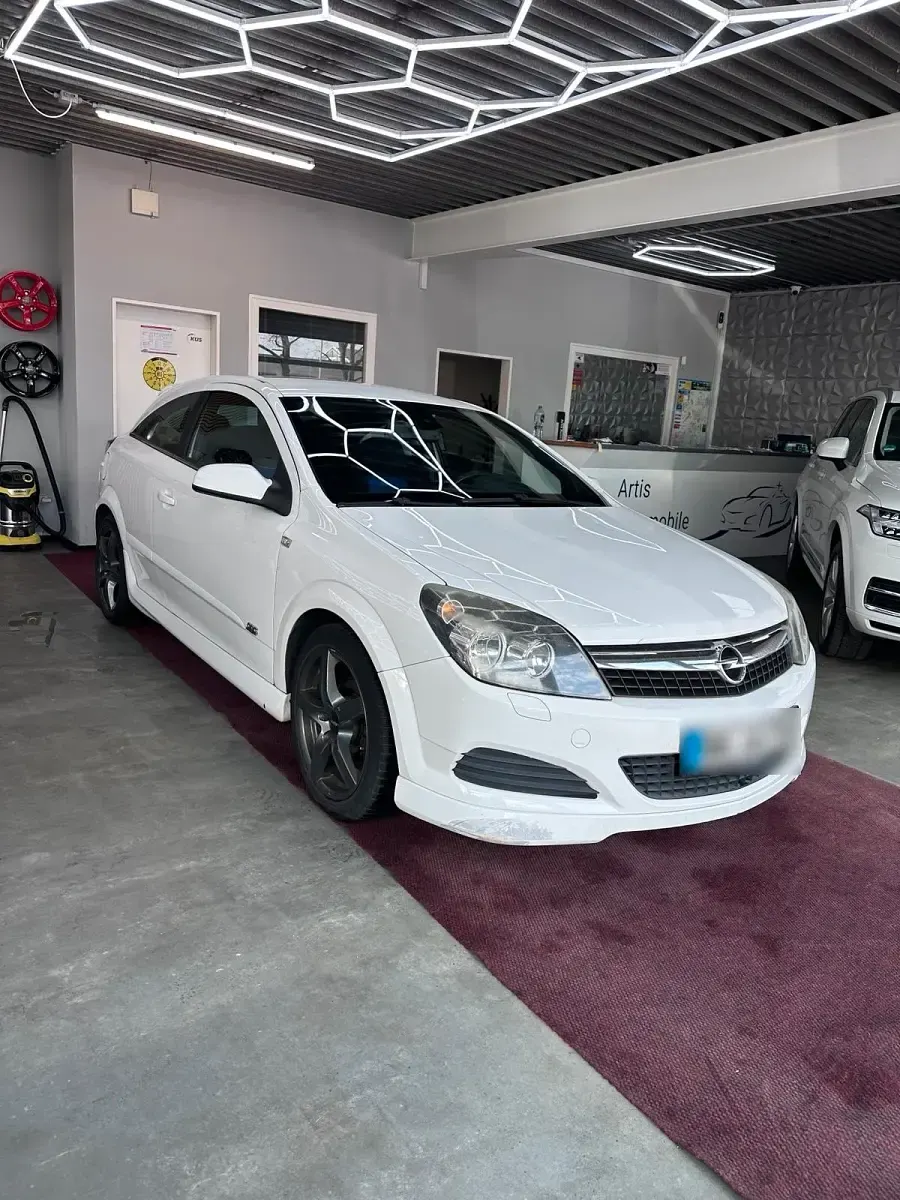 Gebraucht Opel Astra GTC 116 PS (85 kW) 2009 Weiß Coupé