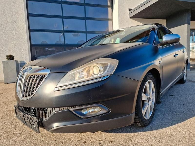 Gebraucht Lancia Delta 140 PS (102 kW) 2012 Schwarz Kleinwagen