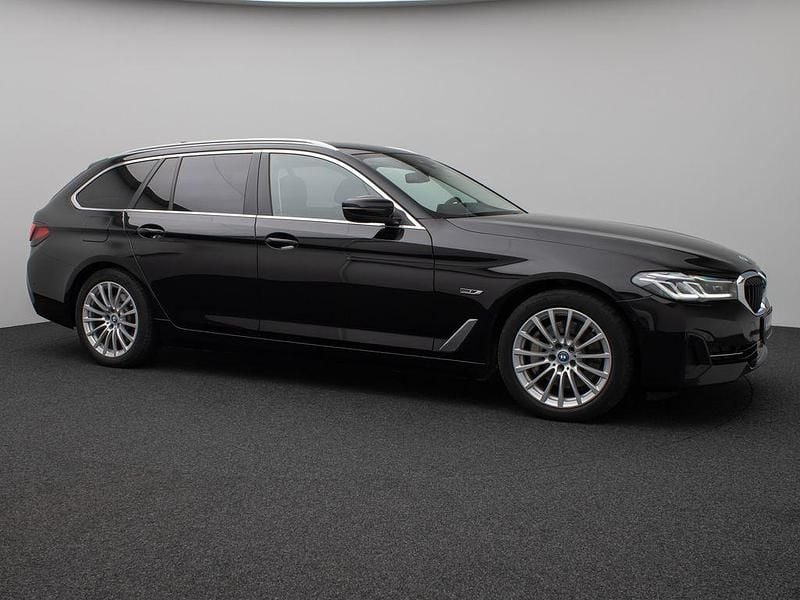 Gebraucht BMW 530e Sport Line 292 PS (214 kW) 2022 Schwarz Limousine
