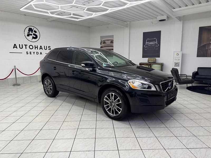 Gebraucht Volvo XC60 Pro 163 PS (119 kW) 2013 Schwarz SUV