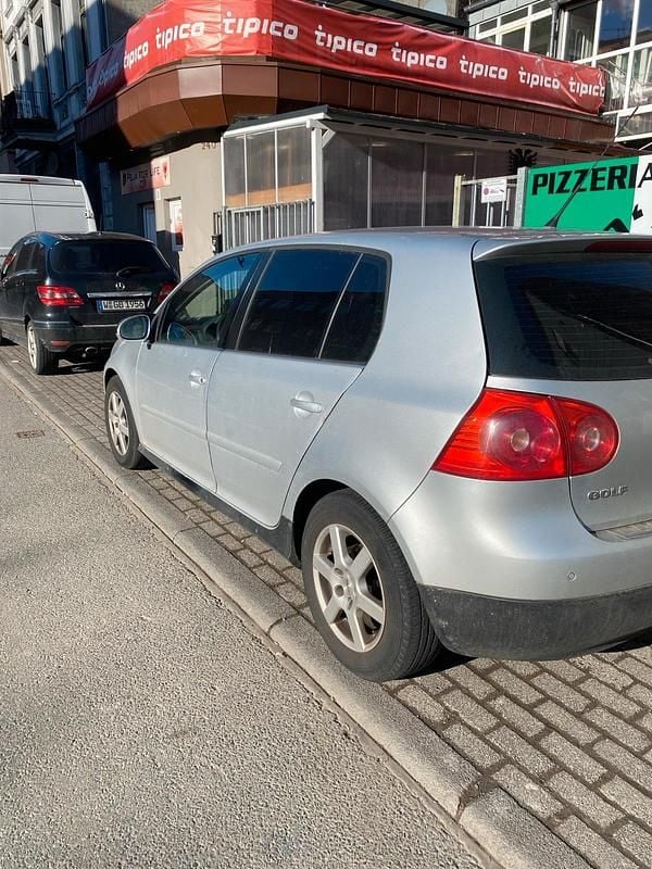 Silber Gebraucht 2005 VW Golf IV Kombi | 2.199 € - Bild 1/4