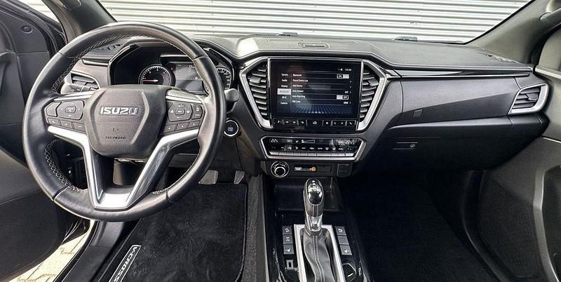 Gebraucht Isuzu D-Max 163 PS (119 kW) 2024 Schwarz Pickup