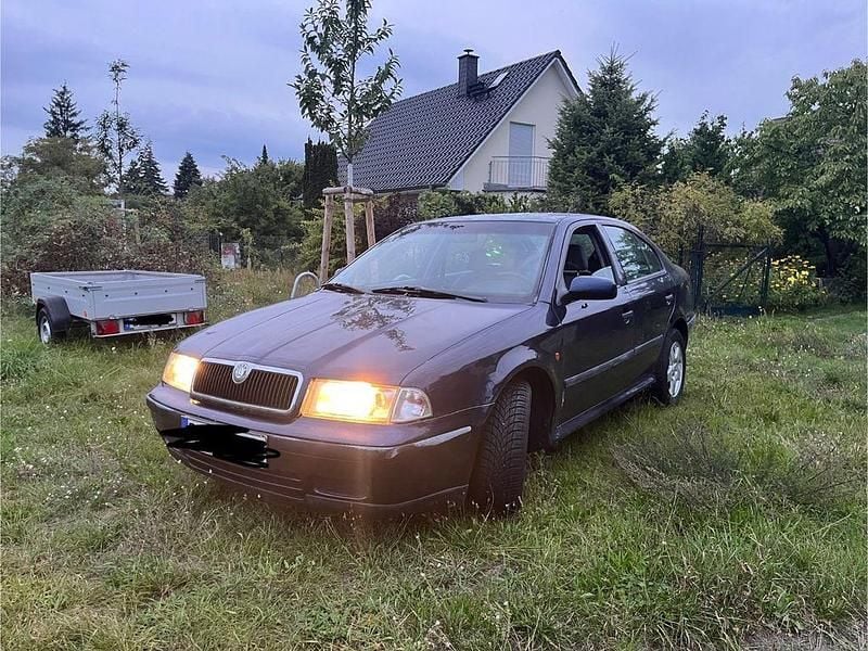 Blau Gebraucht 1999 Skoda Octavia Limousine | 1.500 € (Fairer Preis) - Bild 1/4