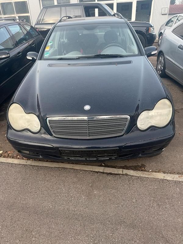 Blau Gebraucht 2003 Mercedes C200 Kombi | 690 € (Superpreis) - Bild 1/4