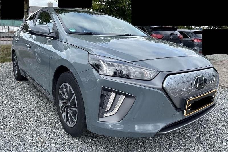Grau Gebraucht 2020 Hyundai Ioniq Premium Limousine | 14.999 € (Fairer Preis) - Bild 1/4