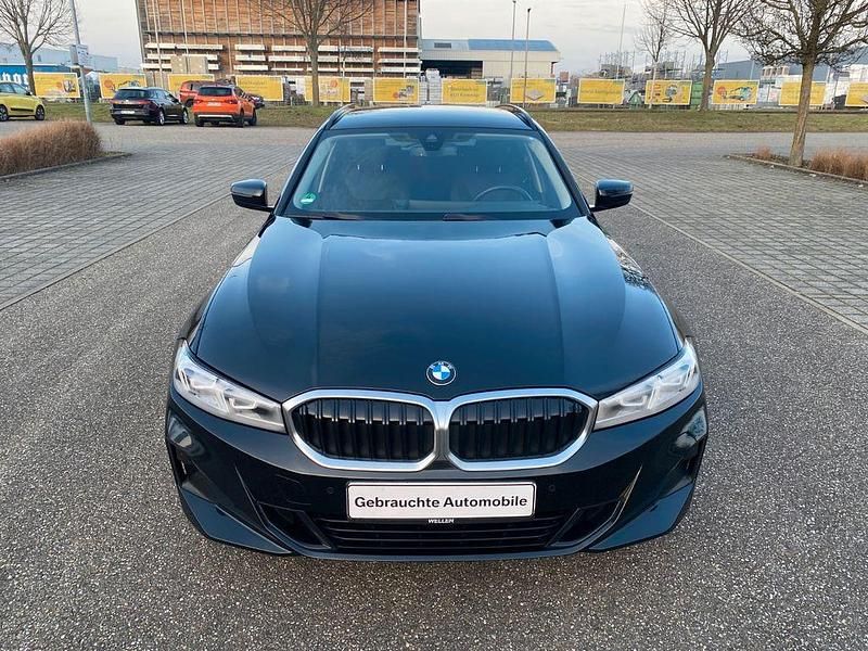 Schwarz Gebraucht 2023 BMW 318 Sport Line Kombi | 17.850 € (Superpreis) - Bild 1/4