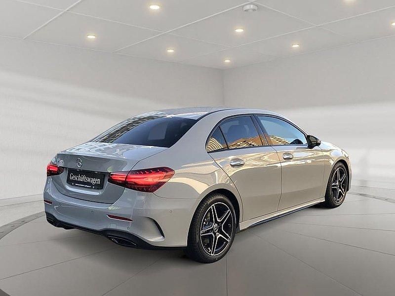 Usata Mercedes A200 163 CV (119 kW) 2026 Grigio Berlina