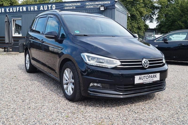 Schwarz Gebraucht 2017 VW Touran Sound Van / Kleinbus | 16.899 € (Fairer Preis) - Bild 1/4