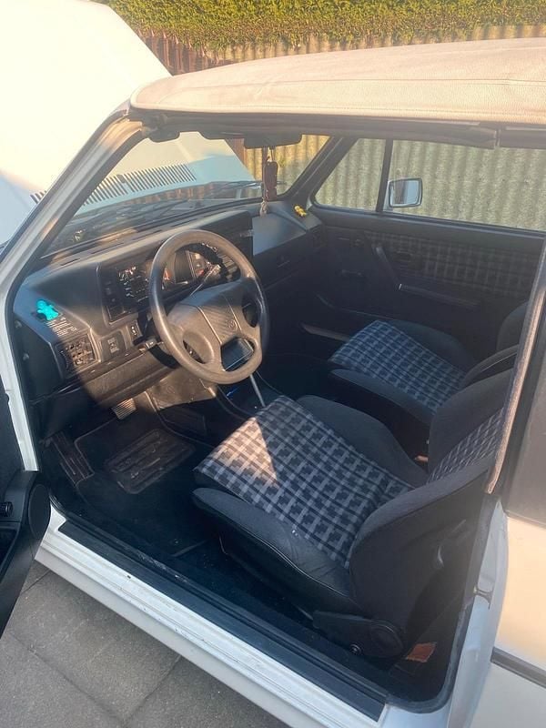 Gebraucht VW Golf Cabriolet 98 PS (72 kW) 1992 Weiß Cabrio