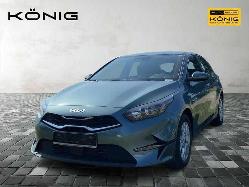 Neu Kia Ceed Vision 140 PS (102 kW) 2025 Grau Kleinwagen