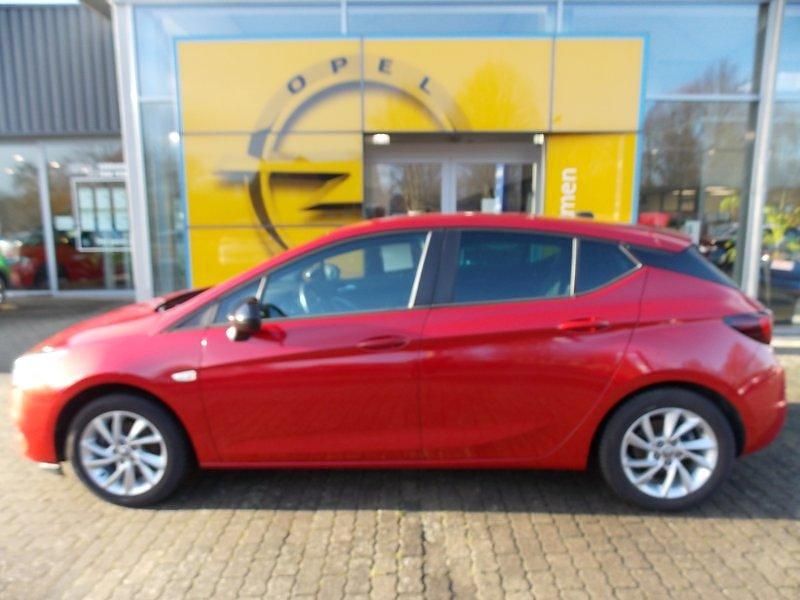 Gebraucht Opel Astra Edition+ 131 PS (96 kW) 2021 Chili rot/kardio rot Limousine
