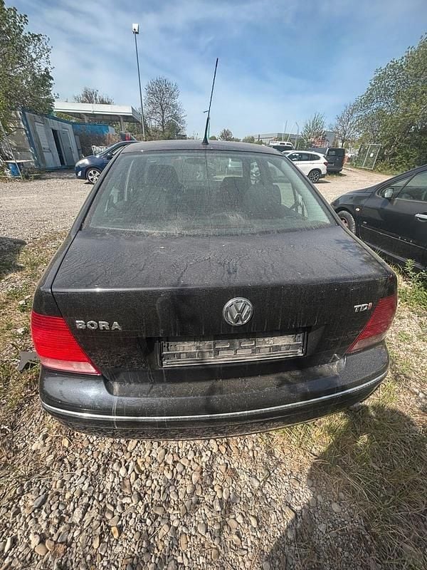 Usata VW Bora 101 CV (74 kW) 2002 Nero Berlina