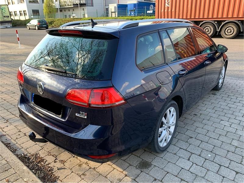 Gebraucht VW Golf VII LOUNGE 110 PS (80 kW) 2015 Blau Kombi
