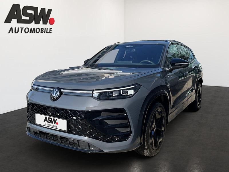 Neu VW Tayron R-line 177 PS (130 kW) 2026 Delfingrau metallic SUV