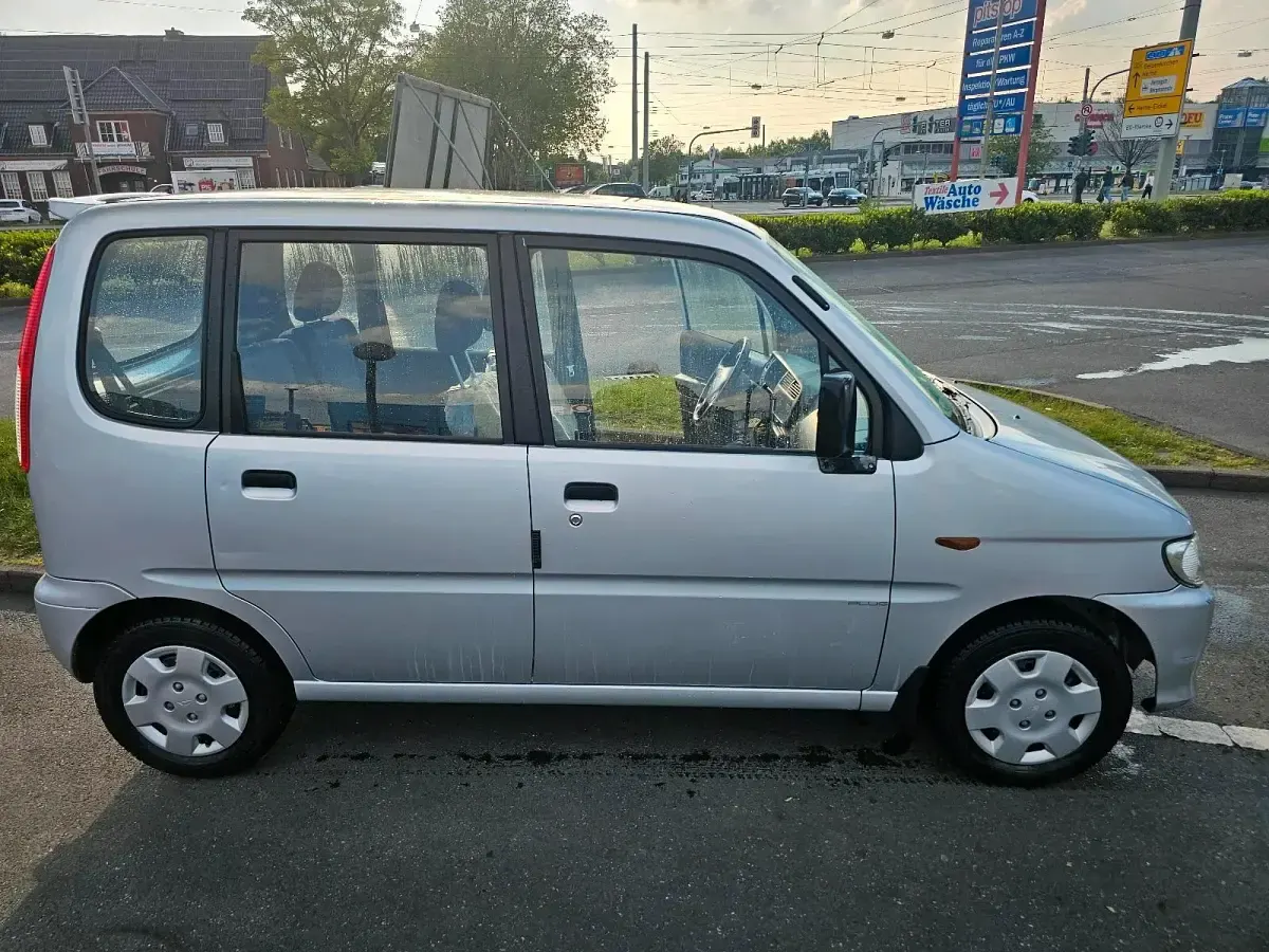 Gebraucht Daihatsu Move 55 PS (40 kW) 2002 Silber Van / Kleinbus