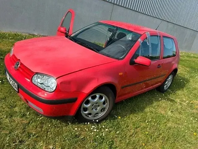 Gebraucht VW Golf III 75 PS (55 kW) 1999 Rot Limousine