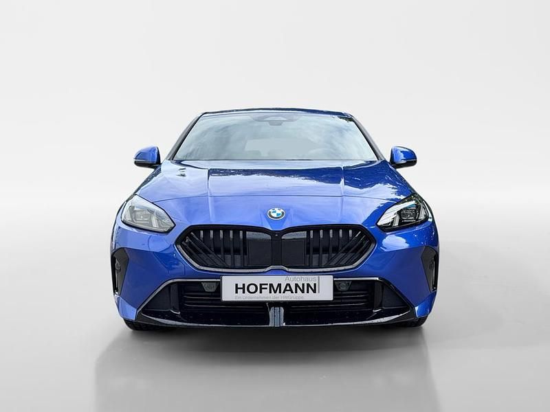 Neu BMW 118 M Sport 150 PS (110 kW) 2025 Portimao blau metallic Kleinwagen
