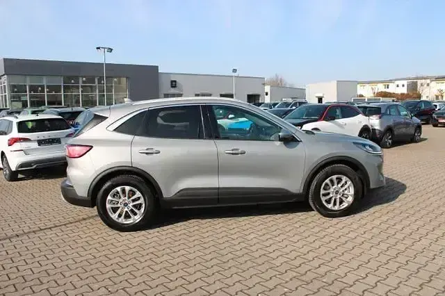Gebraucht Ford Kuga Titanium 152 PS (111 kW) 2021 Silber SUV