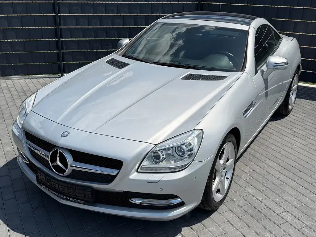 Gebraucht Mercedes SLK200 184 PS (135 kW) 2011 Silber Cabrio