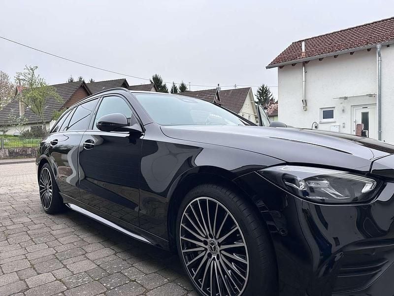 Gebraucht Mercedes C300 AMG line 265 PS (194 kW) 2024 Schwarz Kombi