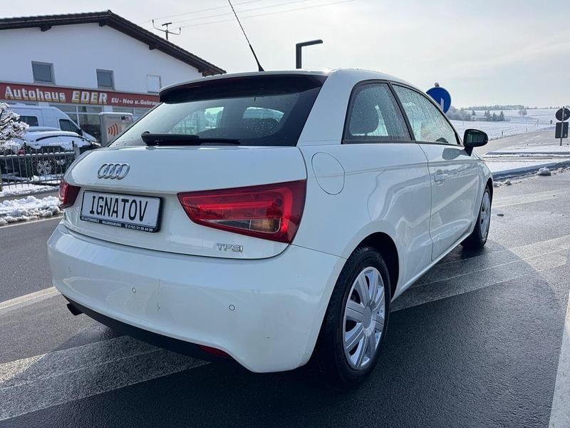 Gebraucht Audi A1 Sport 86 PS (63 kW) 2011 Weiß Kleinwagen