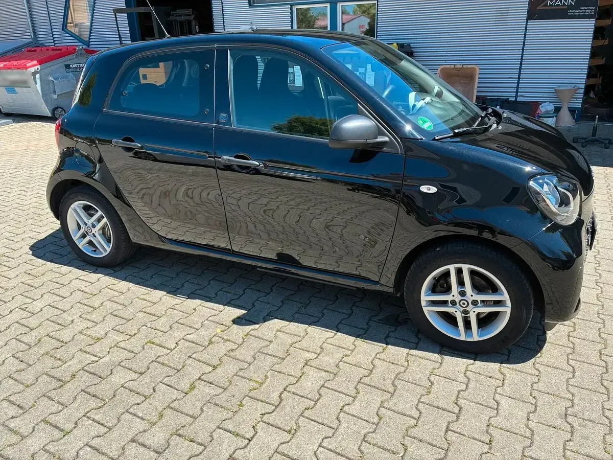 Gebraucht Smart ForFour Electric Drive 60 kW (82 PS) 2020 Schwarz Kleinwagen