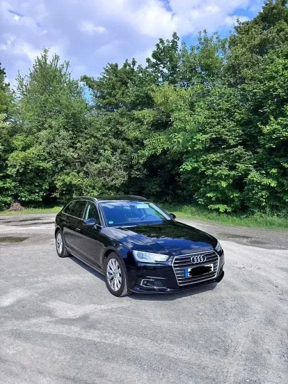Gebraucht Audi A4 Ambiente 150 PS (110 kW) 2018 Schwarz Kombi