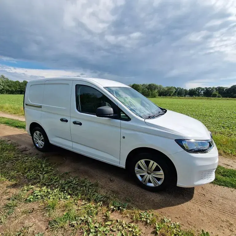 Gebraucht VW Caddy 102 PS (75 kW) 2024 Weiß Van / Kleinbus