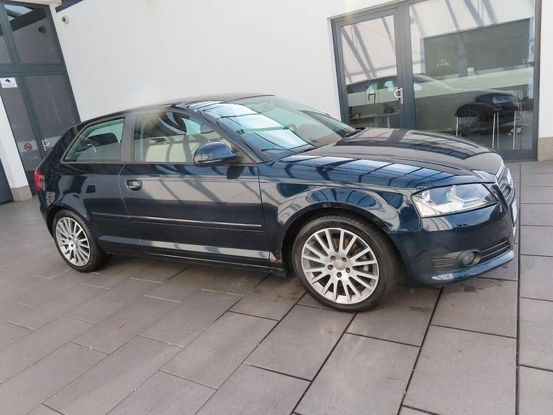 Gebraucht Audi A3 125 PS (91 kW) 2010 Blau Kleinwagen