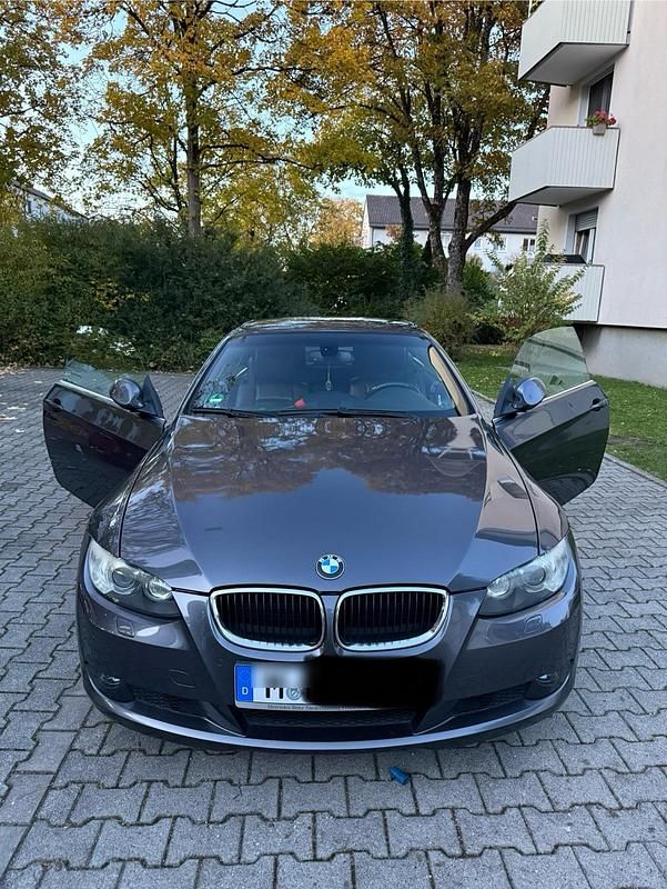 Silber Gebraucht 2007 BMW 320 Cabriolet Sport Line Cabrio | 7.350 € - Bild 1/4