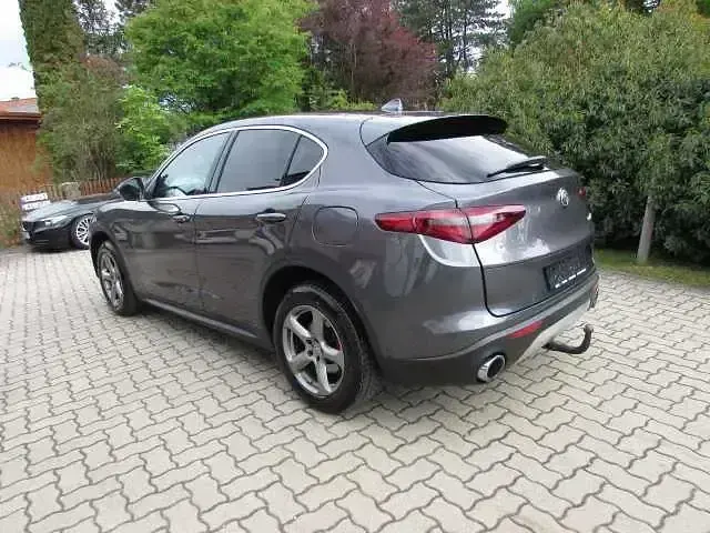 Second-hand Alfa Romeo Stelvio 280 CP (205 kW) 2018 Gri SUV