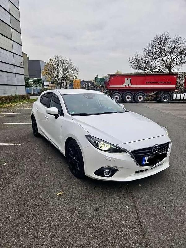 Gebraucht Mazda 3 Exclusive-Line 150 PS (110 kW) 2016 Weiß Limousine