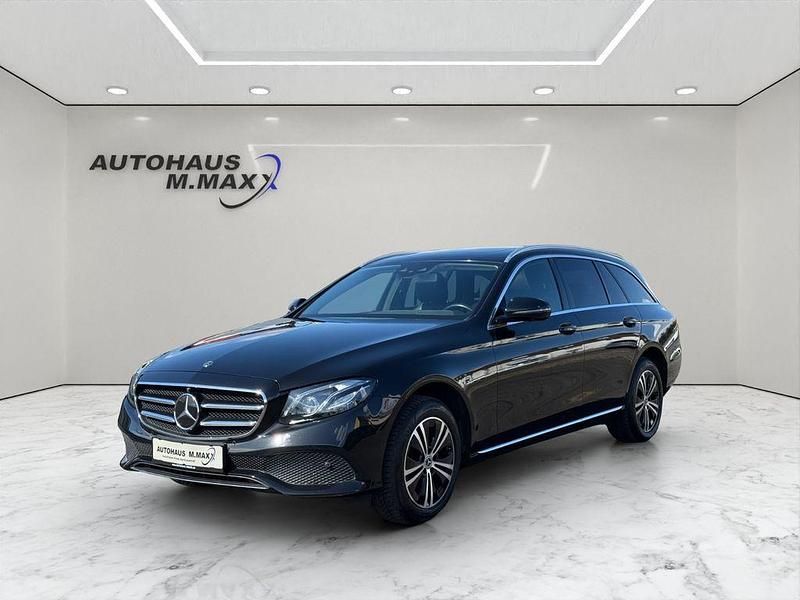 Gebraucht Mercedes E220 Avantgarde 194 PS (142 kW) 2019 Schwarz Limousine